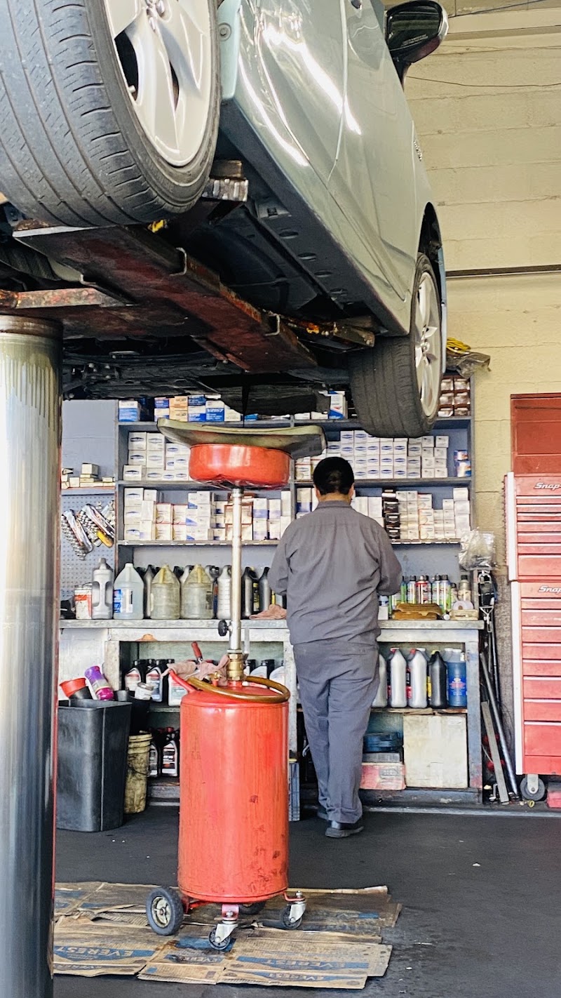 Vermont Auto Center in Los Angeles