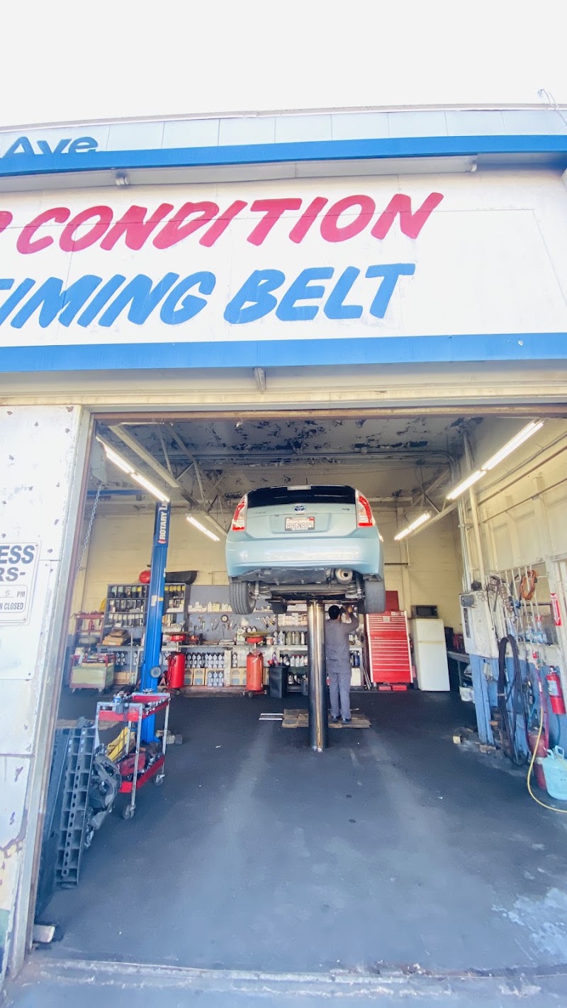 Vermont Auto Center in Los Angeles